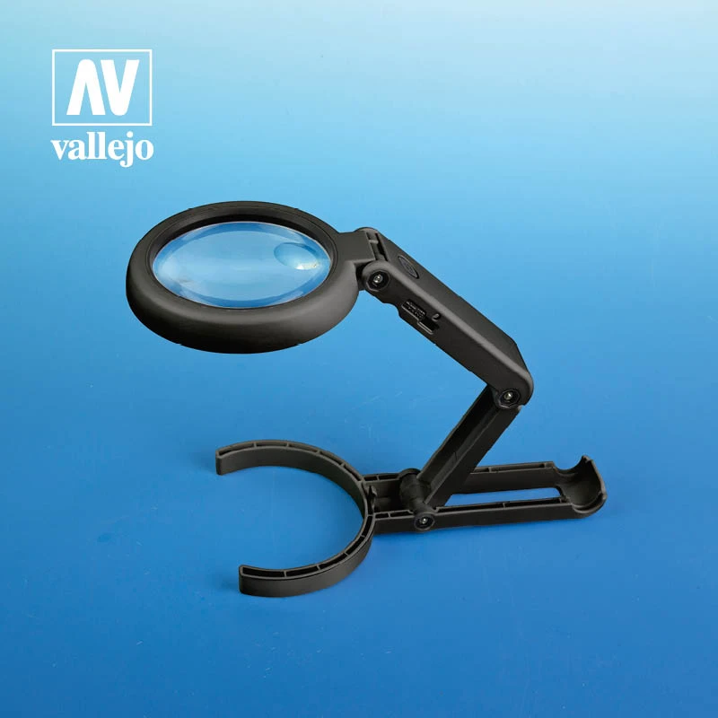 AV Vallejo Tools – Lightcraft Foldable LED Magnifier W/stand 2 AV Vallejo Tools – Lightcraft Foldable LED Magnifier W/stand - Image 2